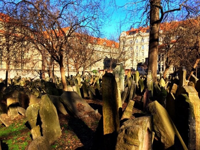 Praga: Cemitério Judeu Praga: Cemitério Judeu