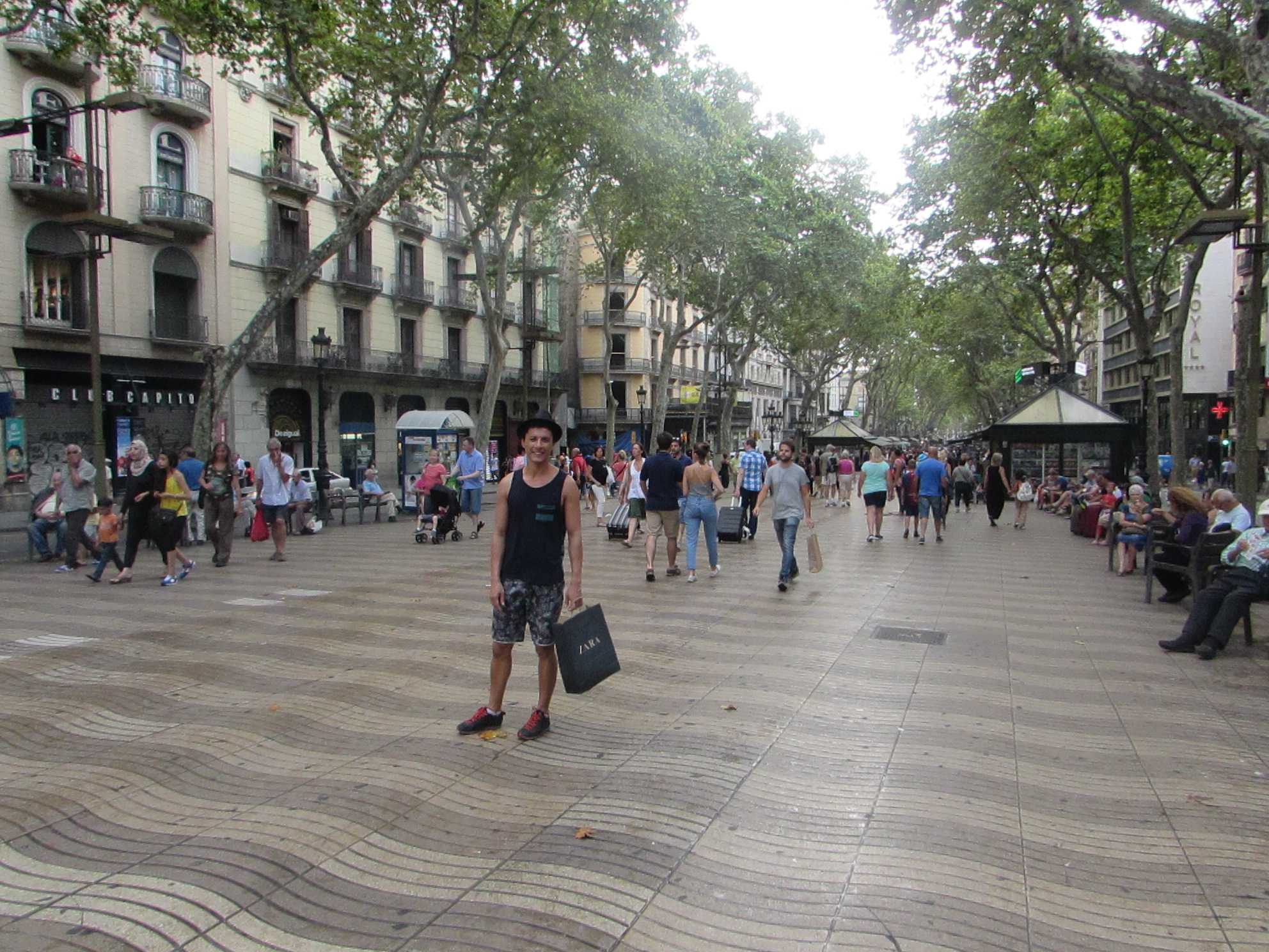 o Calçadão mais famoso de Barcelona